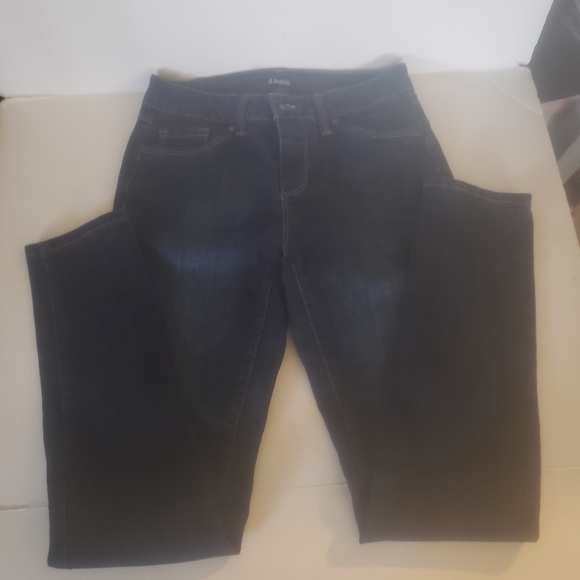 Ladies d.jeans size 4 stretchy - Picture 2 of 10